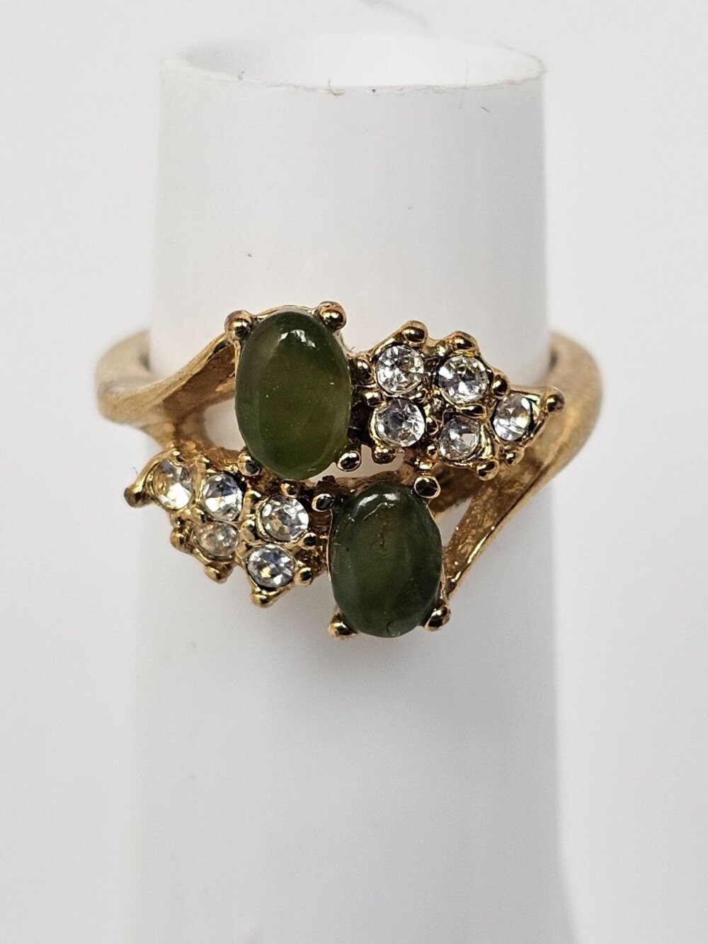 Vintage Uncas 70's Faux Jade Green Crystal‎ Rhinestone Gold Tone Ring Size 5.5